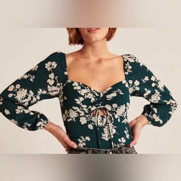 Abercrombie & Fitch Tops - Abercrombie & Fitch Green Floral Blouse NWT